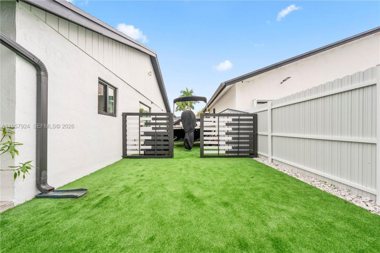 11011 SW 143rd Ct, Miami, FL 33186 Photo