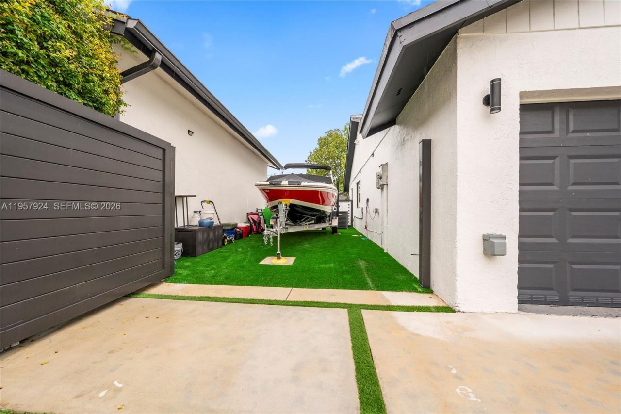 11011 SW 143rd Ct, Miami, FL 33186 Photo