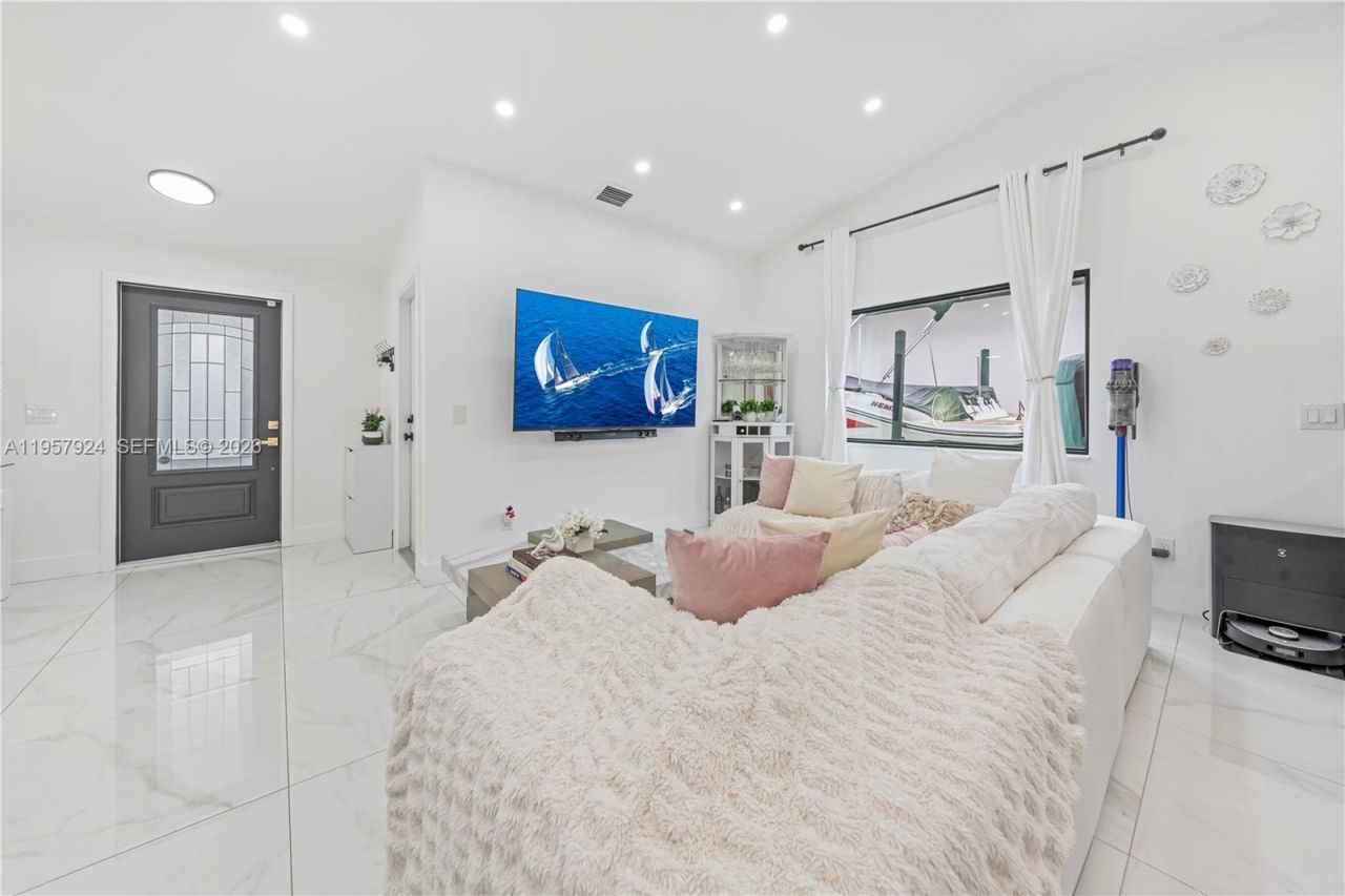 11011 SW 143rd Ct, Miami, FL 33186 Photo