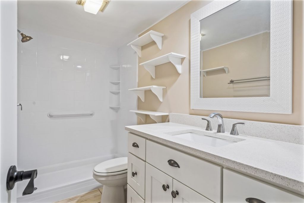 21 Plantation Drive, Unit 205, Vero Beach, FL 32966 Photo