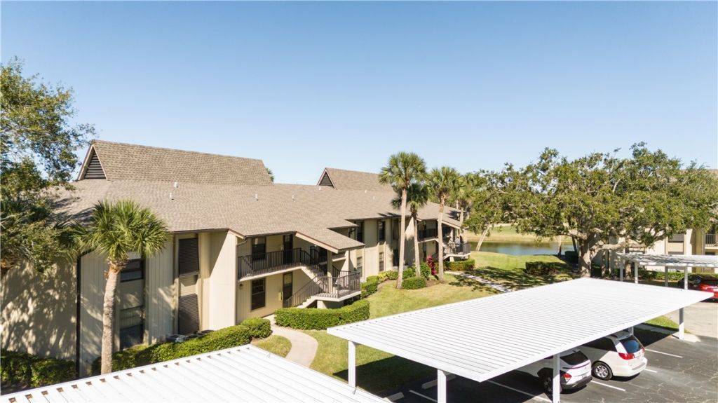 21 Plantation Drive, Unit 205, Vero Beach, FL 32966 Photo