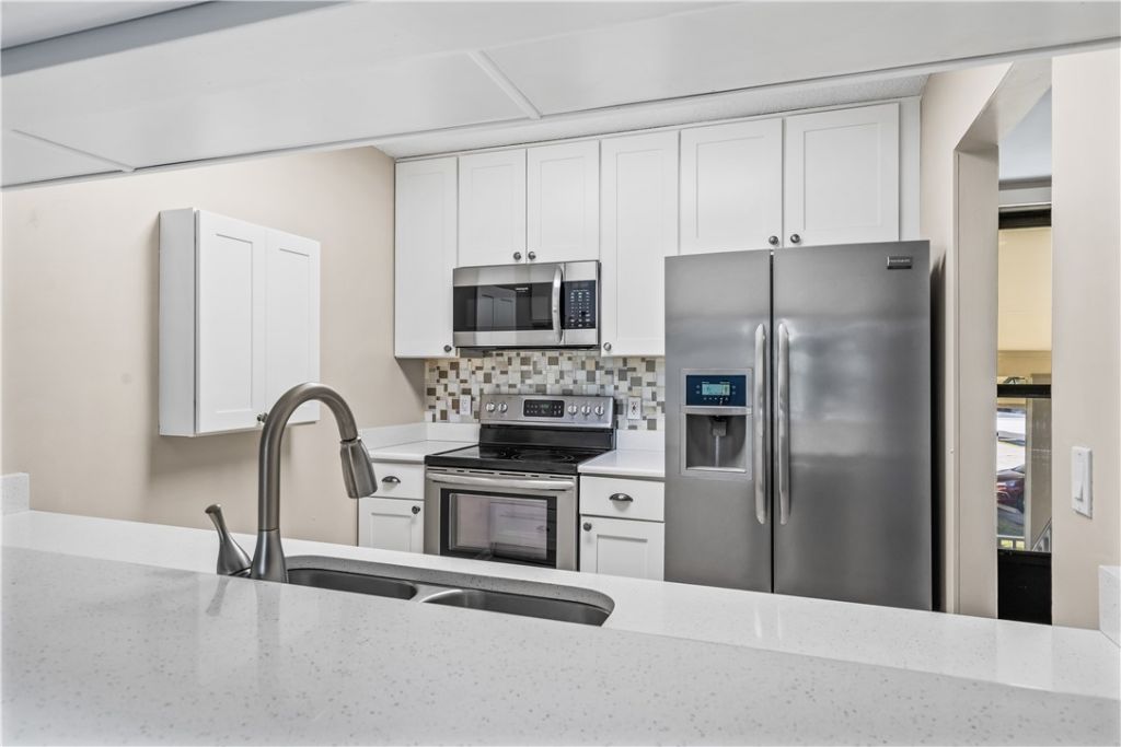 21 Plantation Drive, Unit 205, Vero Beach, FL 32966 Photo