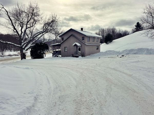 109 River Road, Irasburg, VT 05845
