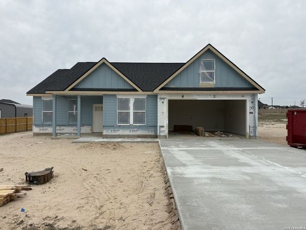 203 Turnberry Drive, La Vernia, TX 78121