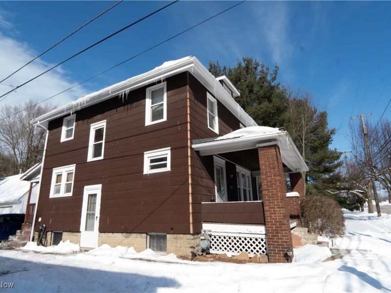 325 Market Street NE, Navarre, OH 44662 Photo 2