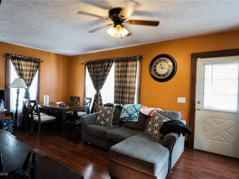 325 Market Street NE, Navarre, OH 44662 Photo 9