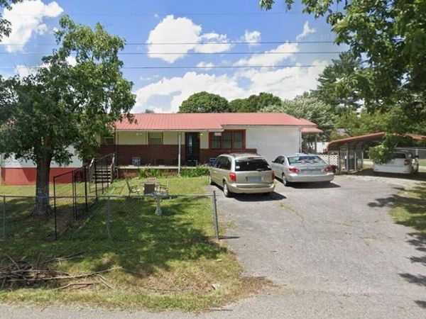 1110 Hickory Flats Rd, Pennington Gap, VA 24277