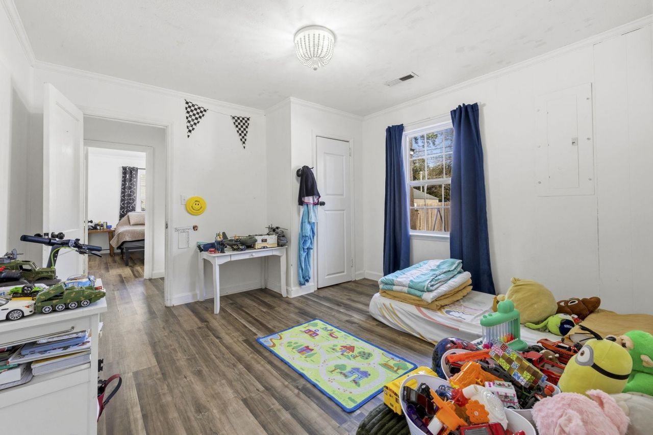 708 15th Ave. Photo 18