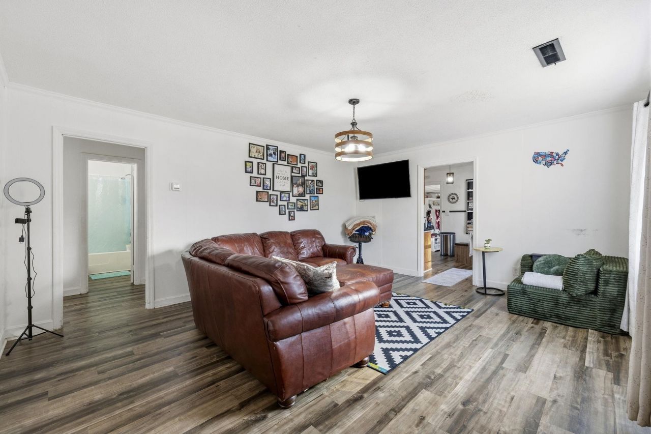 708 15th Ave. Photo 4