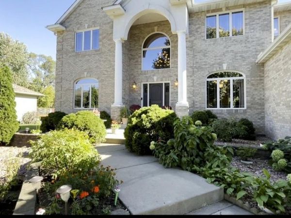 301 Plymouth Road, Minnetonka, MN 55305