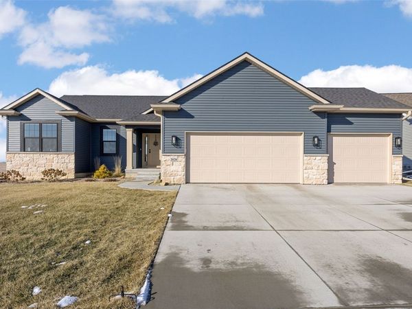 2028 Royal Oak Ridge Road, Marion, IA 52302