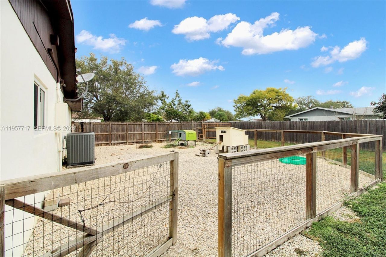 19520 SW 307th St, Homestead, FL 33030 Photo