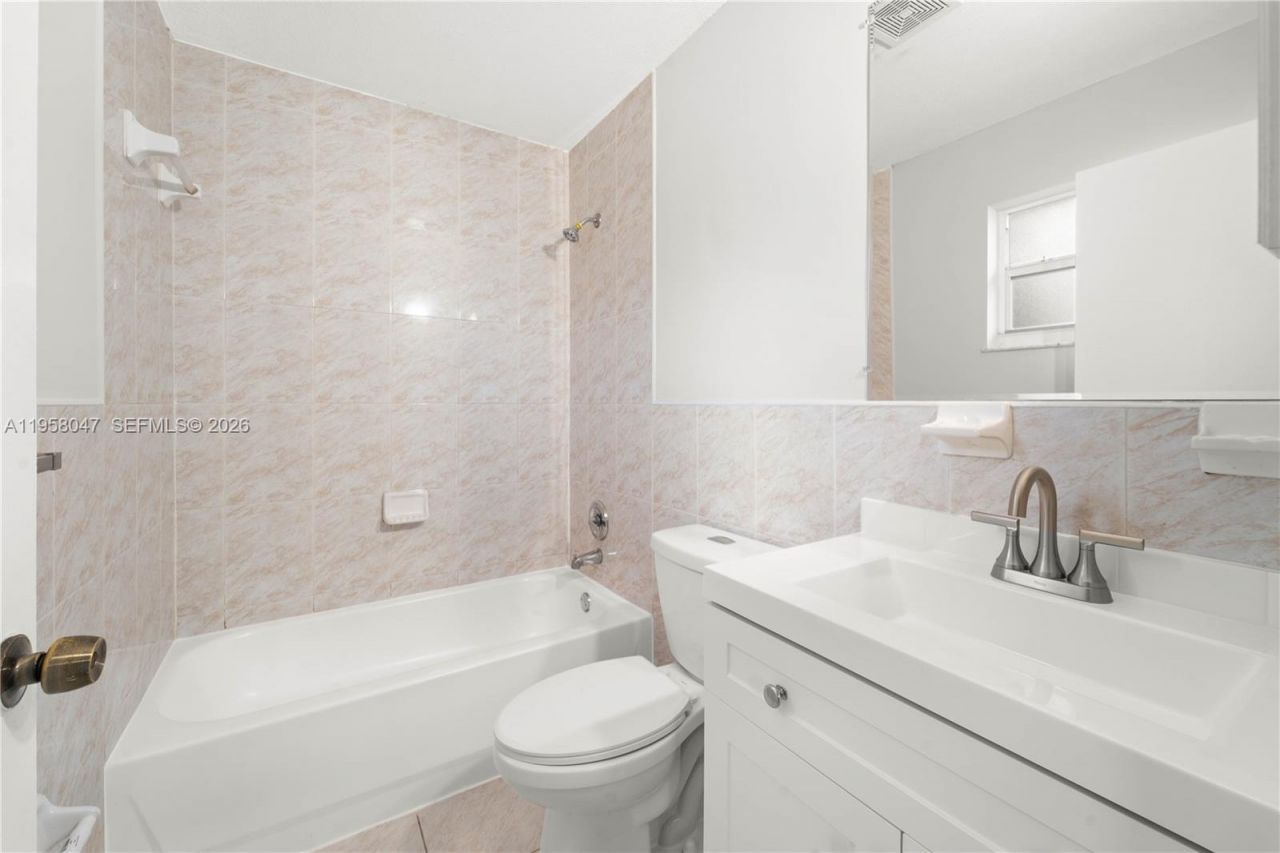 745 NW 3rd Ct , Hallandale Beach, FL 33009 Photo