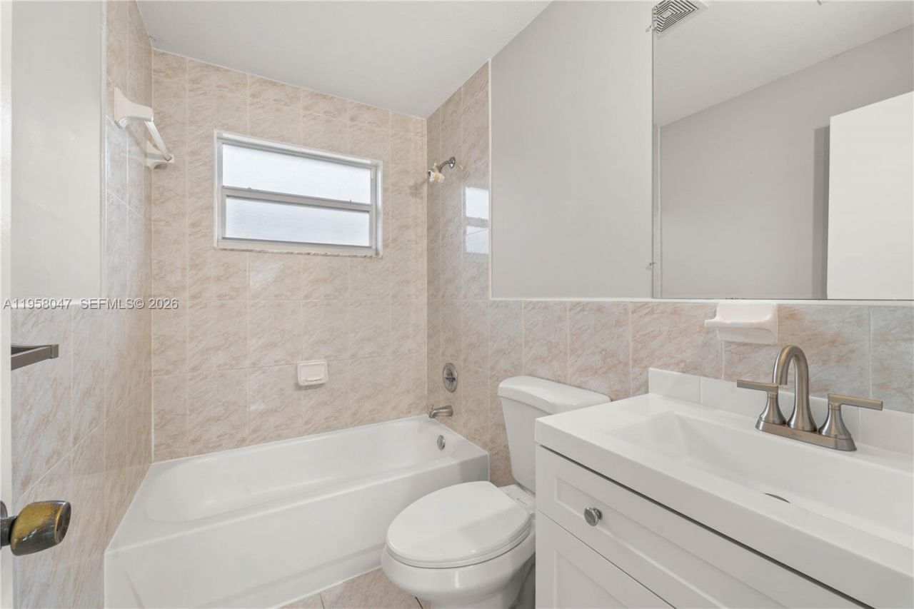 745 NW 3rd Ct , Hallandale Beach, FL 33009 Photo