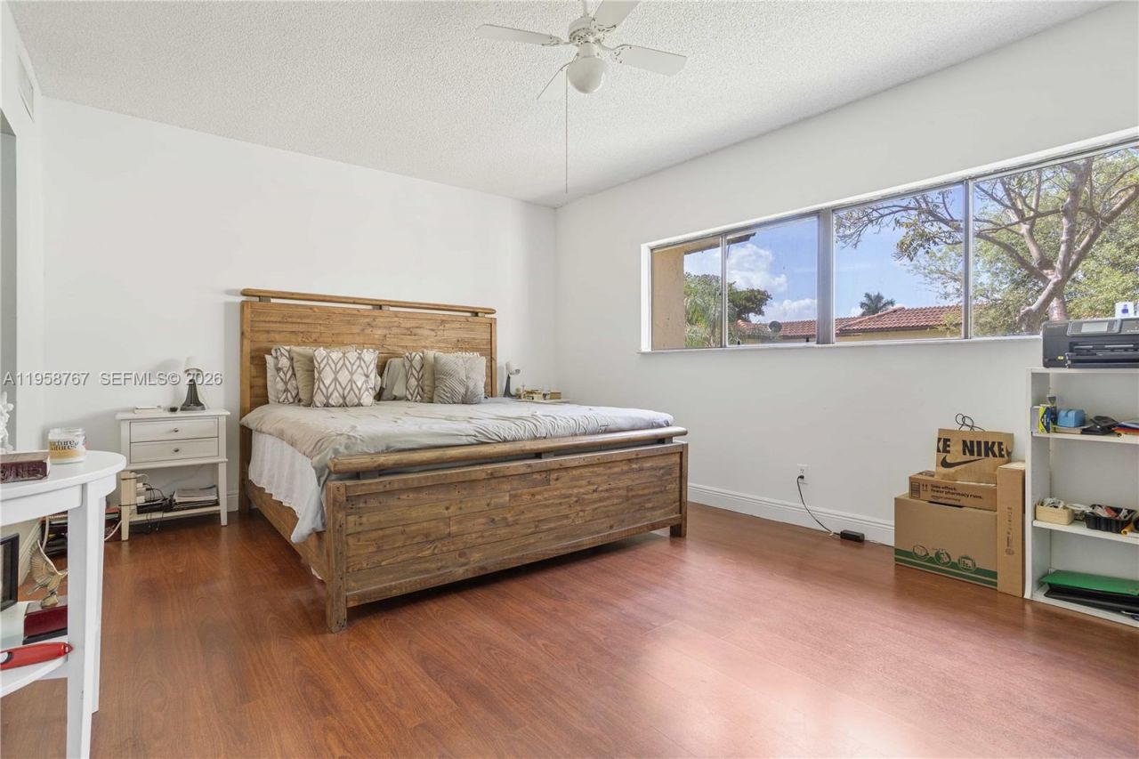 4713 N Pine Island Rd , Sunrise, FL 33351 Photo