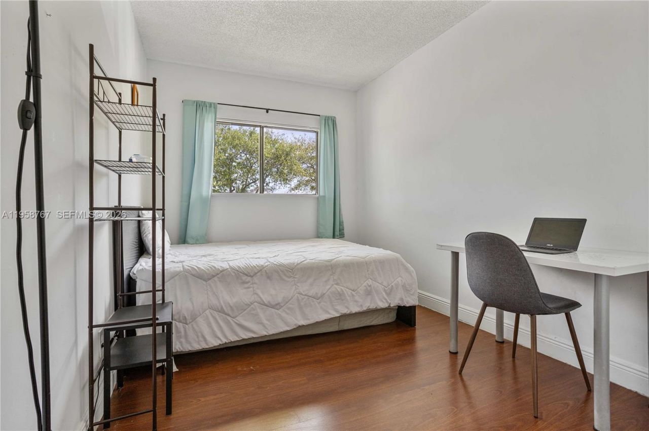 4713 N Pine Island Rd , Sunrise, FL 33351 Photo