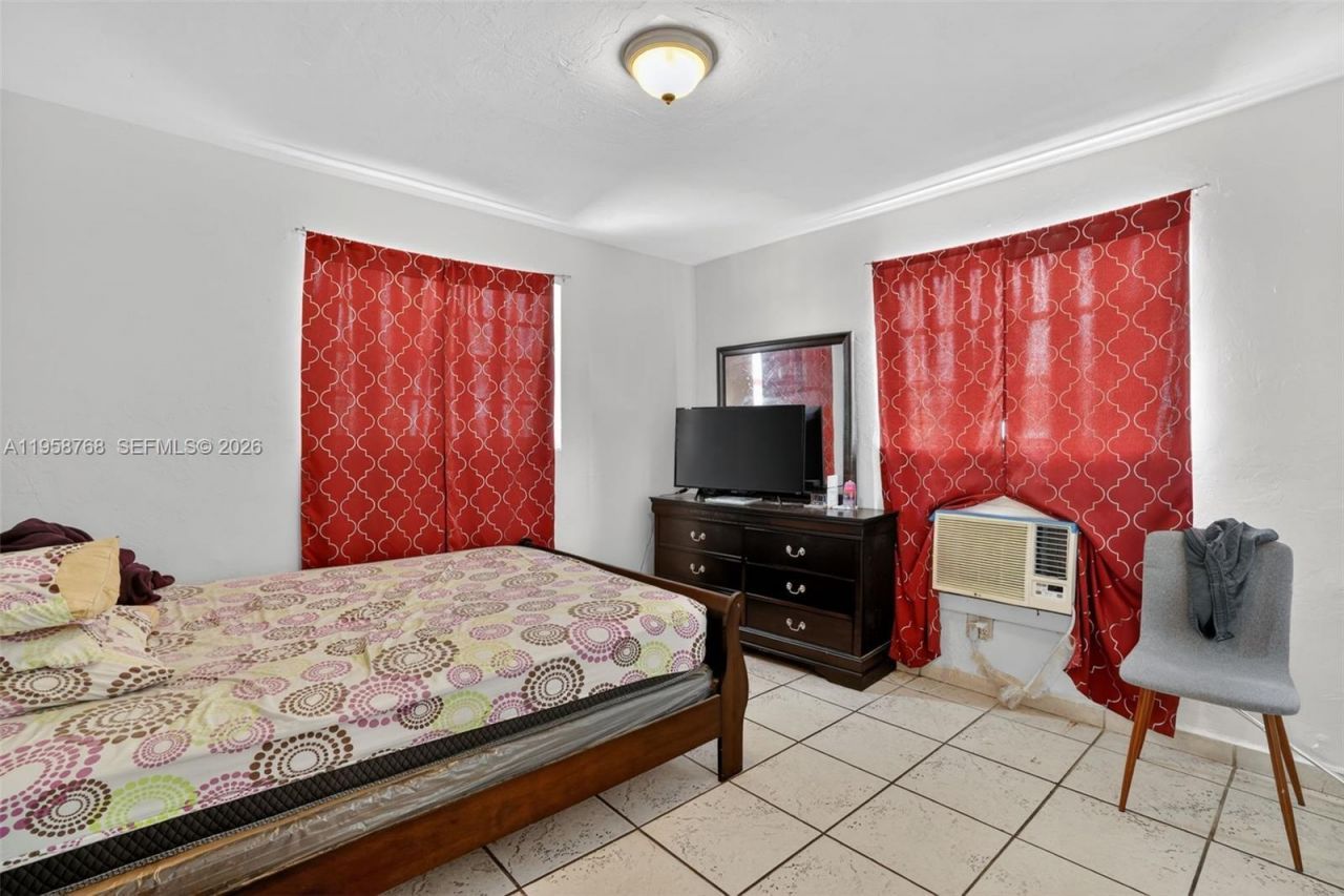 1736 NW 19th St, Miami, FL 33125 Photo