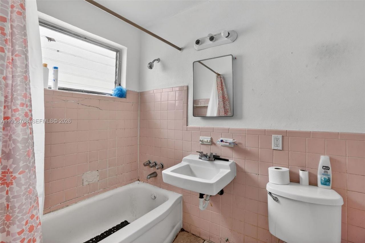 1736 NW 19th St, Miami, FL 33125 Photo