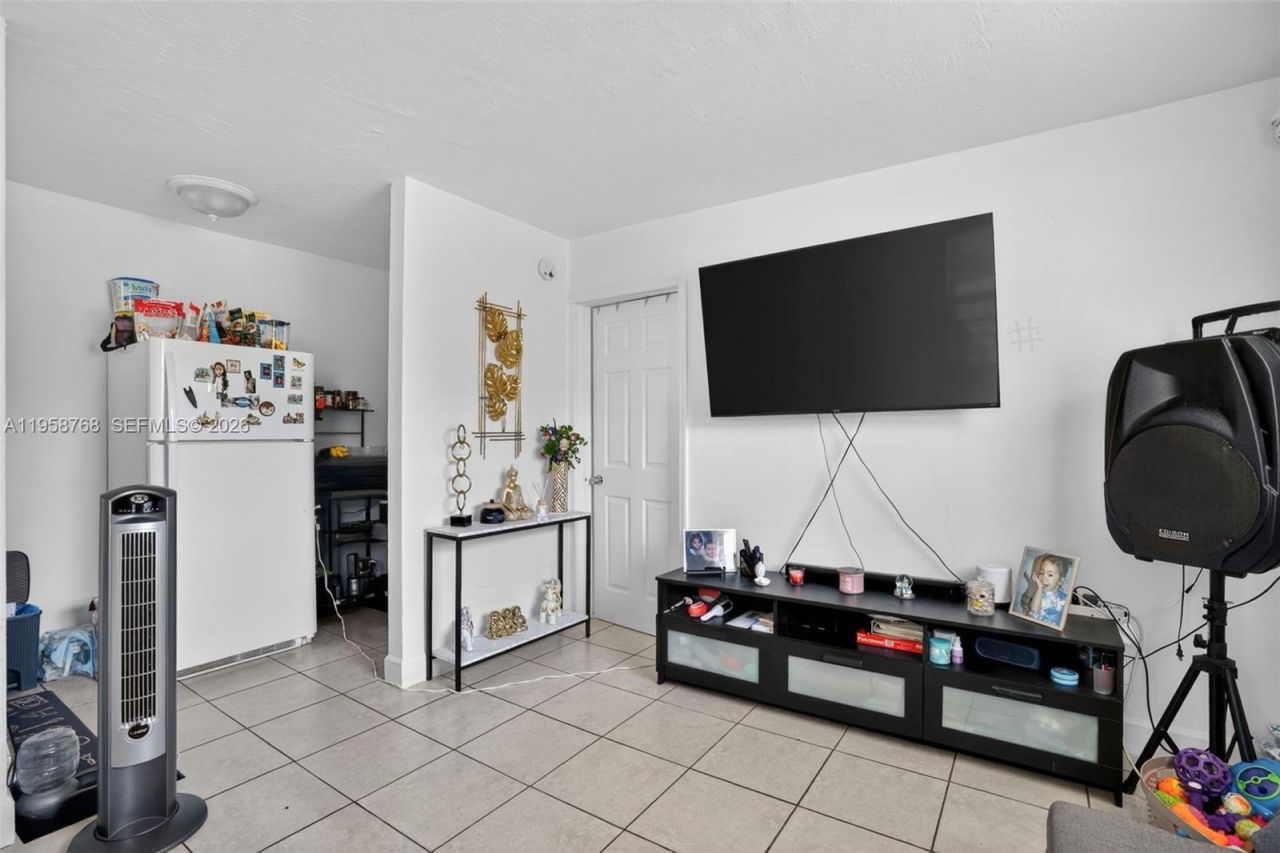 1736 NW 19th St, Miami, FL 33125 Photo