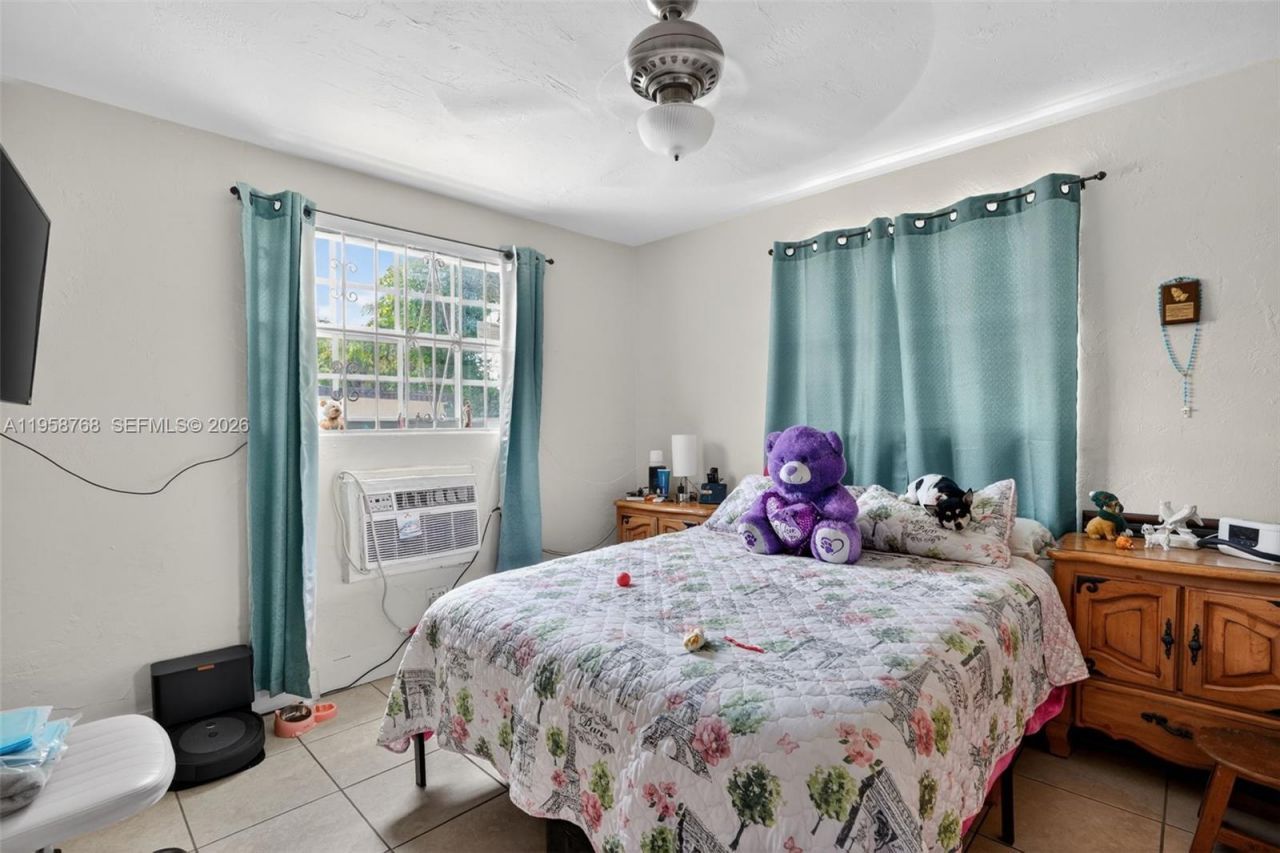 1736 NW 19th St, Miami, FL 33125 Photo