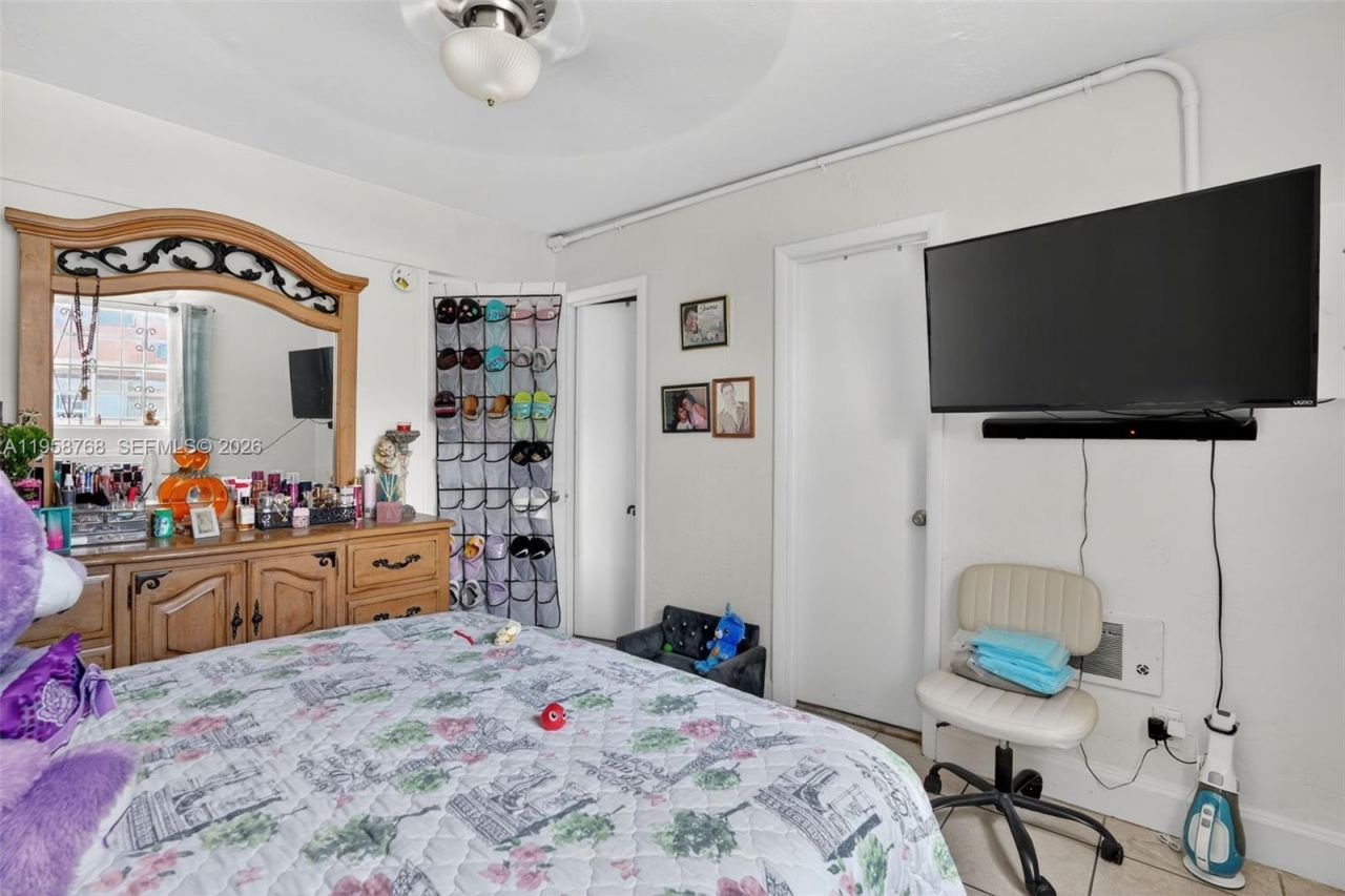 1736 NW 19th St, Miami, FL 33125 Photo