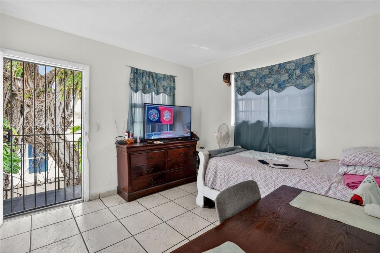 1736 NW 19th St, Miami, FL 33125 Photo