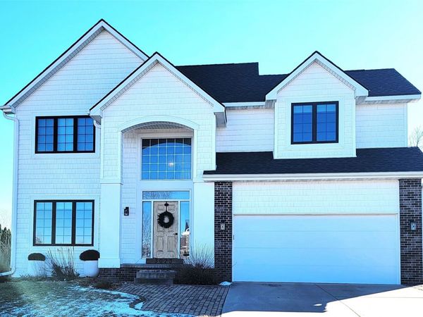 3023 E Cutler Avenue, Des Moines, IA 50320