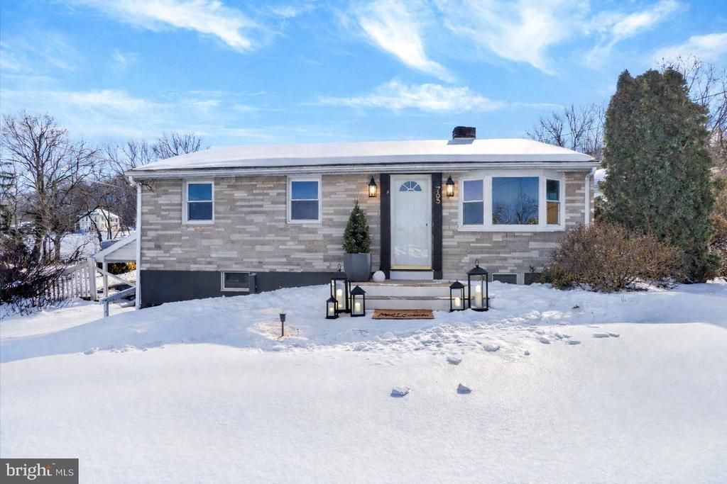 765 Market Street, Mount Wolf, PA 17347 Main Photo