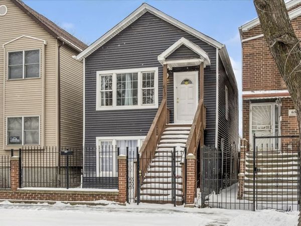 617 W 43rd Place, Chicago, IL 60609