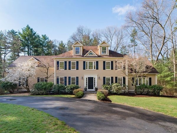1 Chestnut Ln, Medfield, MA 02052