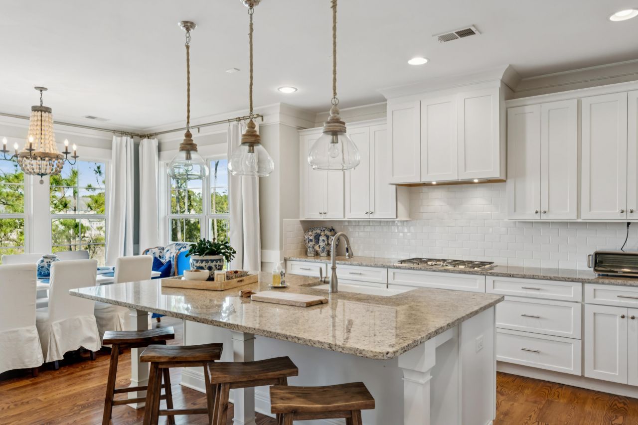 1851 Delacourt Avenue Photo 11