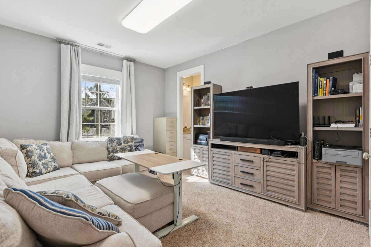 1851 Delacourt Avenue Photo 23