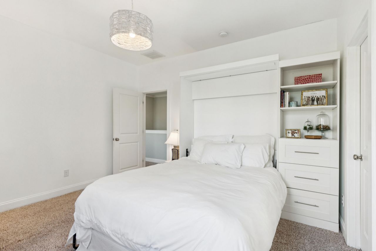 1851 Delacourt Avenue Photo 25