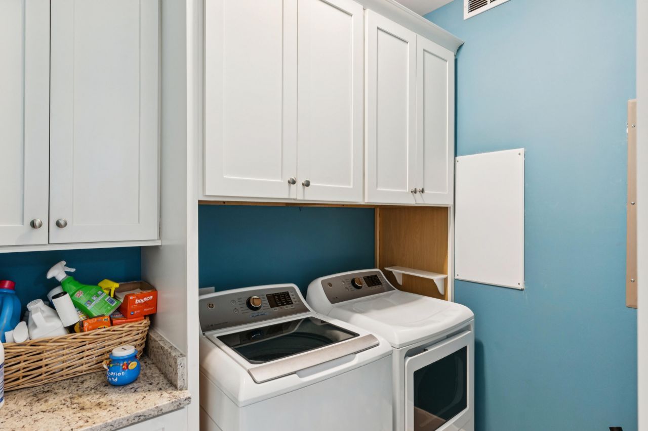 1851 Delacourt Avenue Photo 29