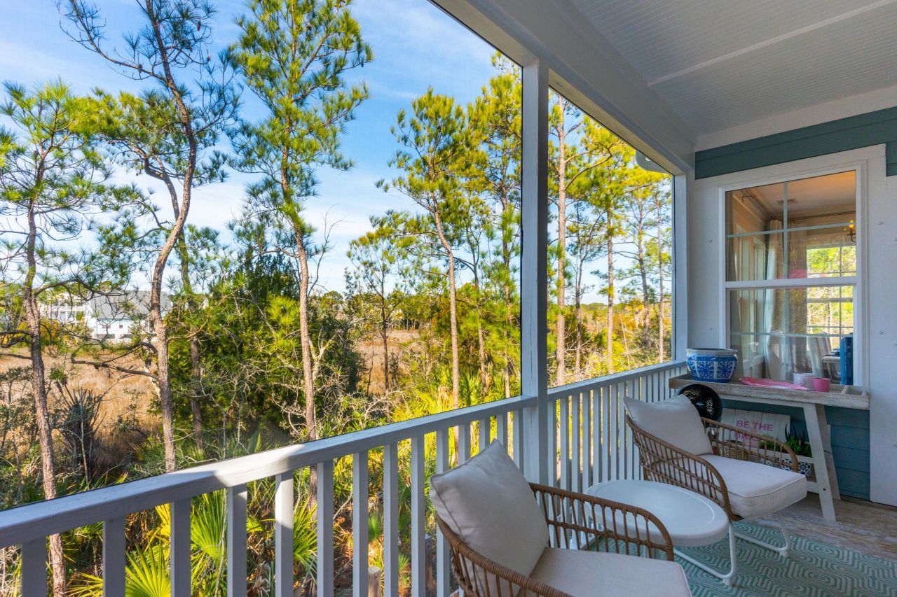 1851 Delacourt Avenue Photo 31