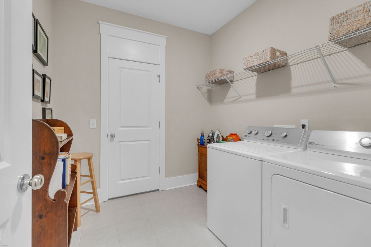 3008 Aura Lane Photo 22