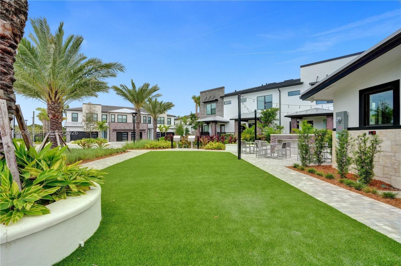 8360 NW 7th Pl, Plantation, FL 33324 Photo