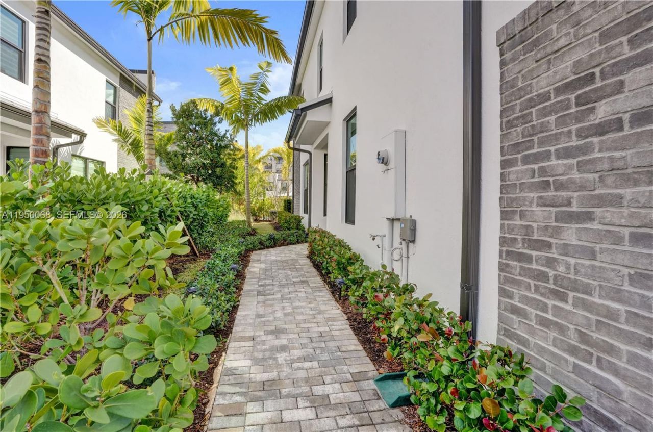 8360 NW 7th Pl, Plantation, FL 33324 Photo