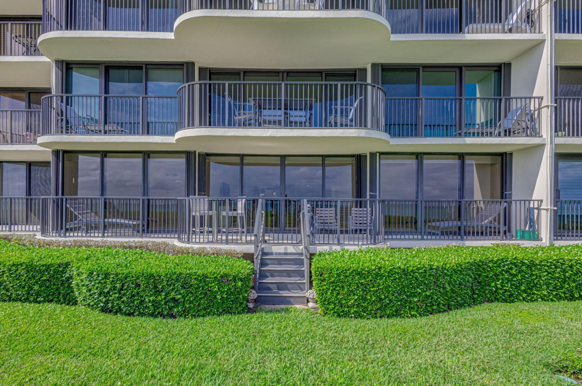 400 Beach Road, Unit 103, Tequesta, FL 33469 Photo