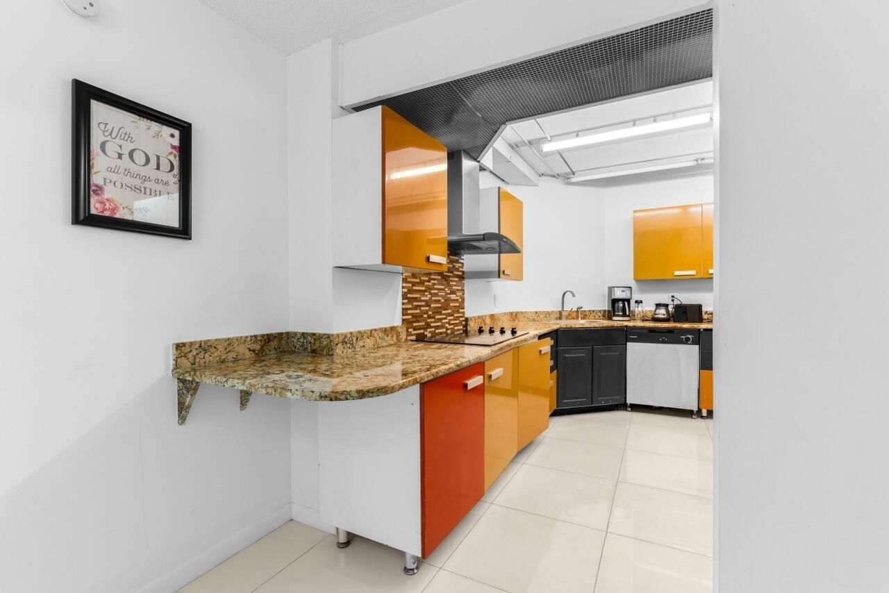 6301 N Falls Cir Drive, Unit 307, Lauderhill, FL 33319 Photo