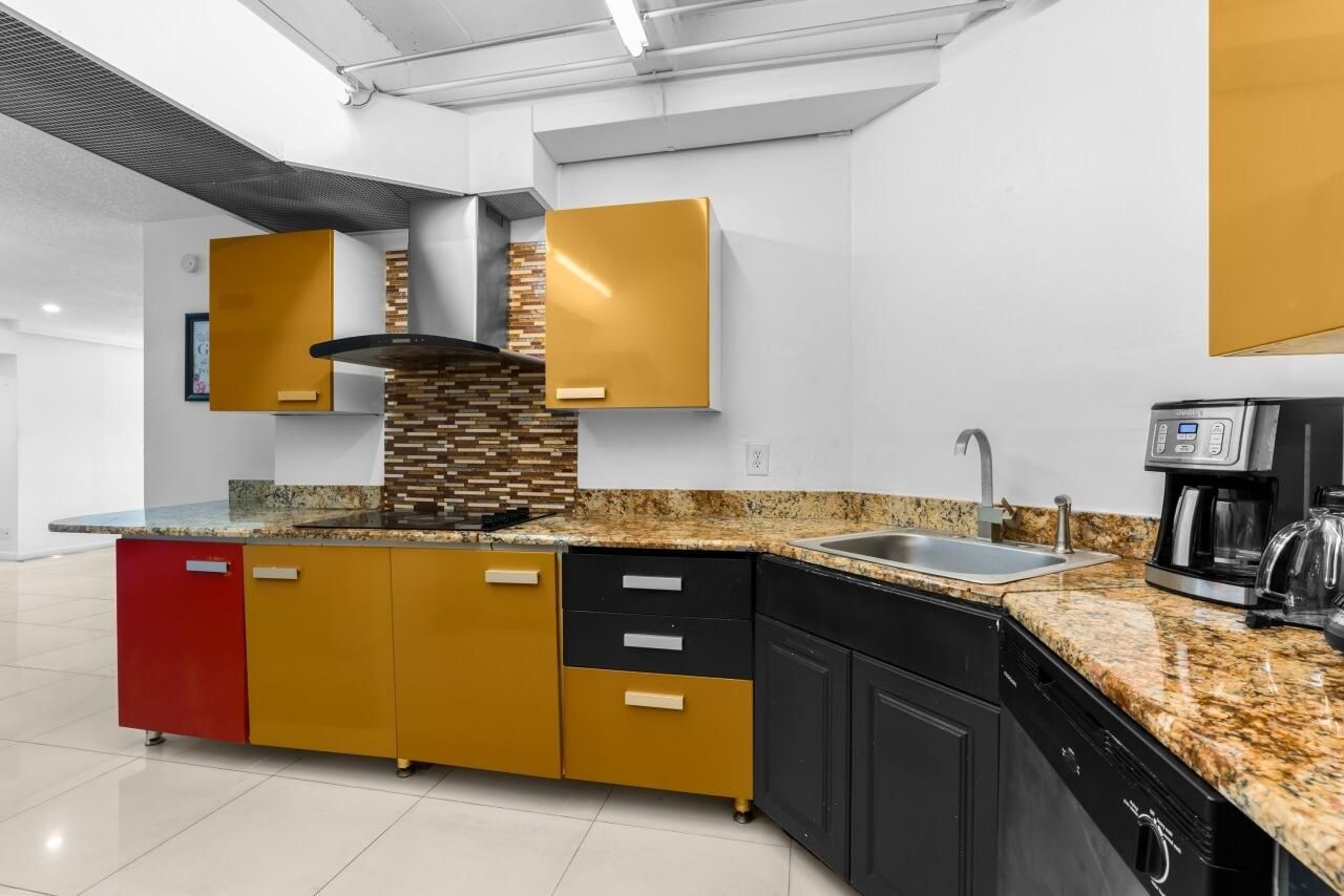 6301 N Falls Cir Drive, Unit 307, Lauderhill, FL 33319 Photo