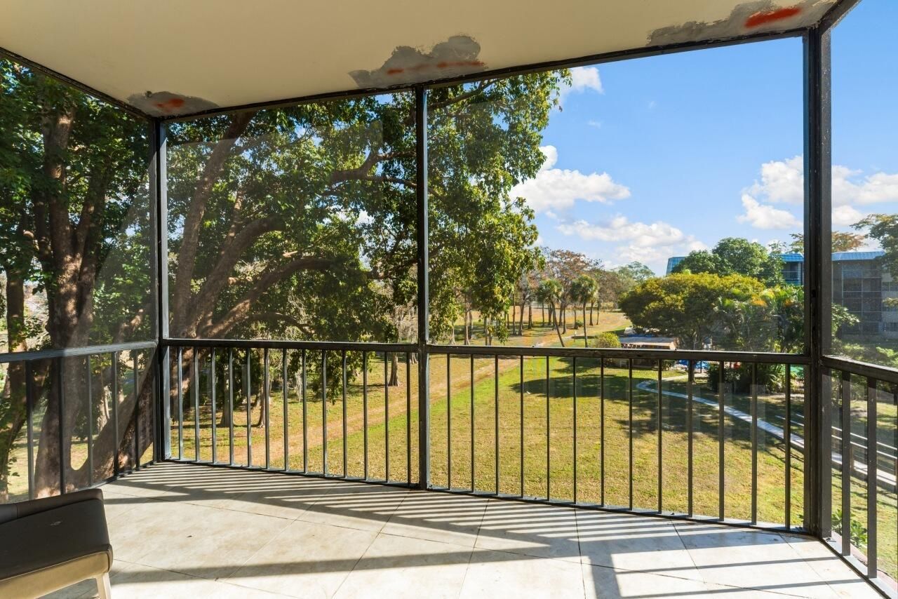 6301 N Falls Cir Drive, Unit 307, Lauderhill, FL 33319 Photo