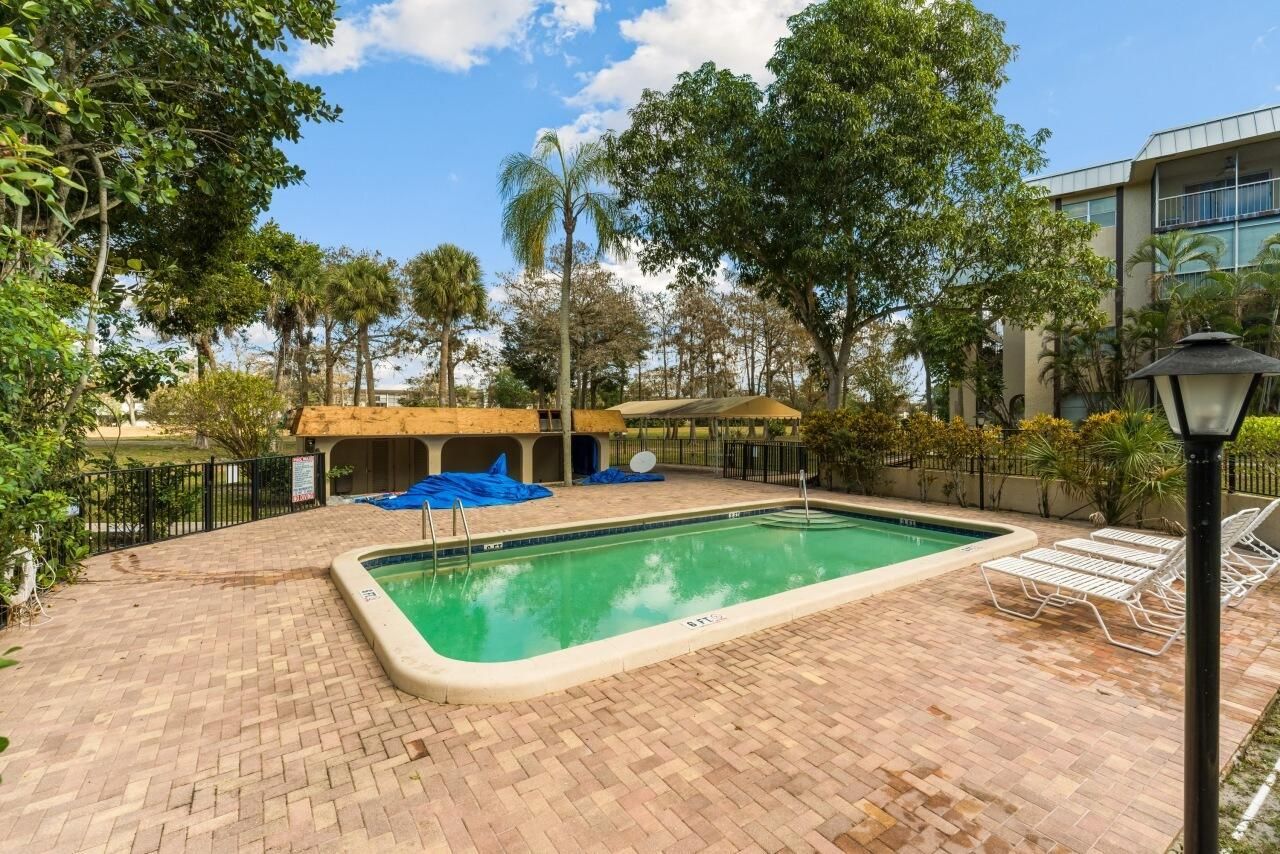 6301 N Falls Cir Drive, Unit 307, Lauderhill, FL 33319 Photo