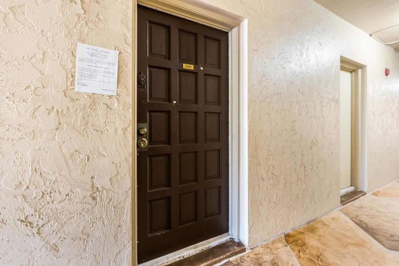 6301 N Falls Cir Drive, Unit 307, Lauderhill, FL 33319 Photo