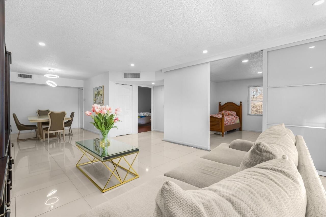 6301 N Falls Cir Drive, Unit 307, Lauderhill, FL 33319 Photo