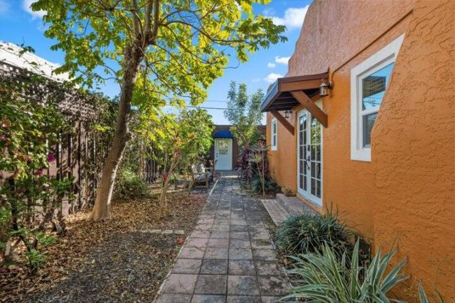 6704 Garden Avenue, West Palm Beach, FL 33405 Photo