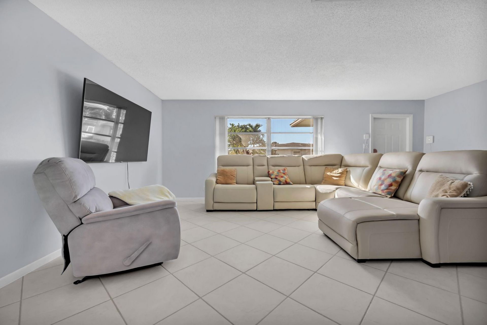 1705 NW 69th Terrace, Margate, FL 33063 Photo