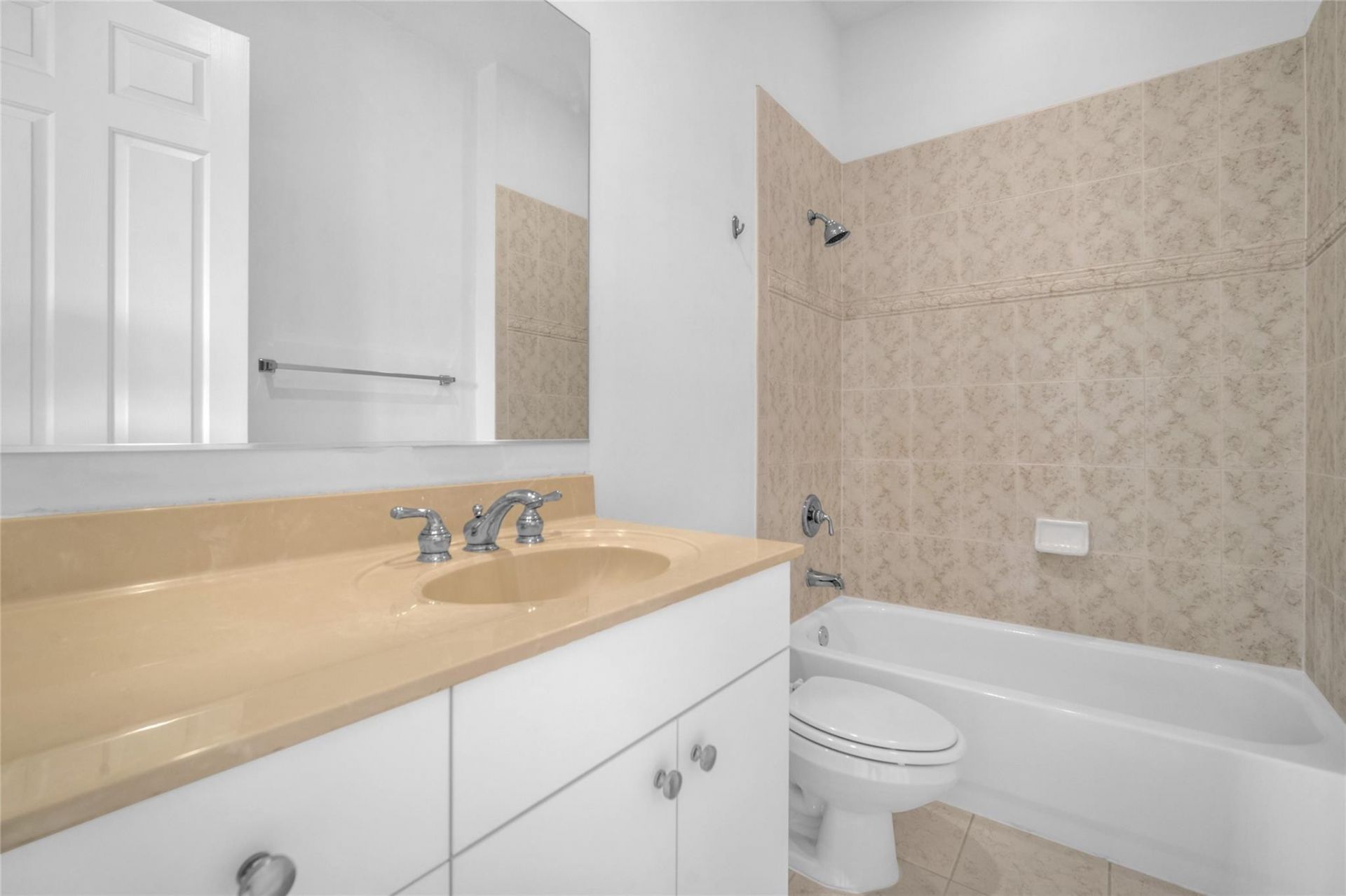 6809 N Lakeside Circle, Unit 101, Davie, FL 33314 Photo