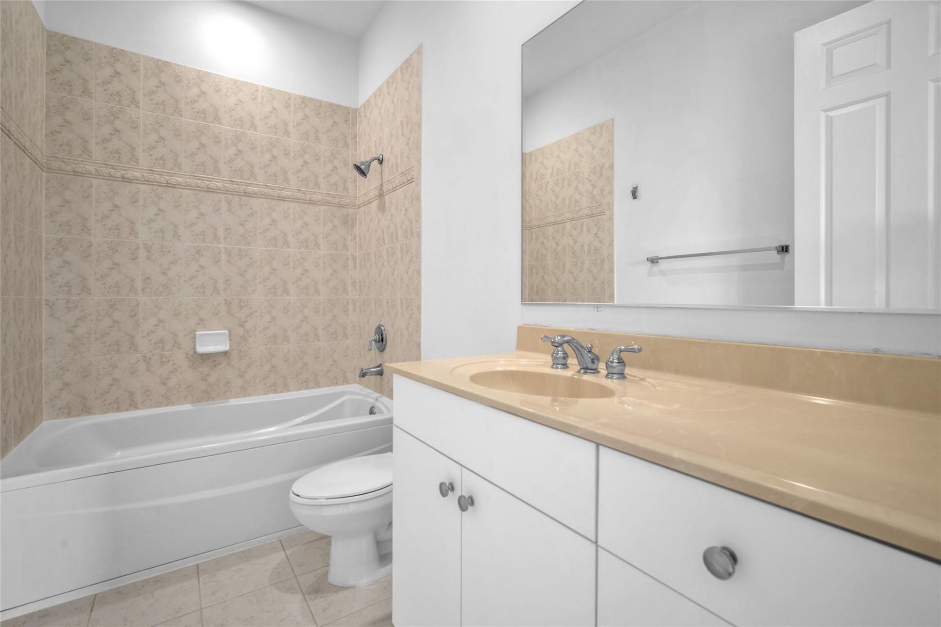 6809 N Lakeside Circle, Unit 101, Davie, FL 33314 Photo