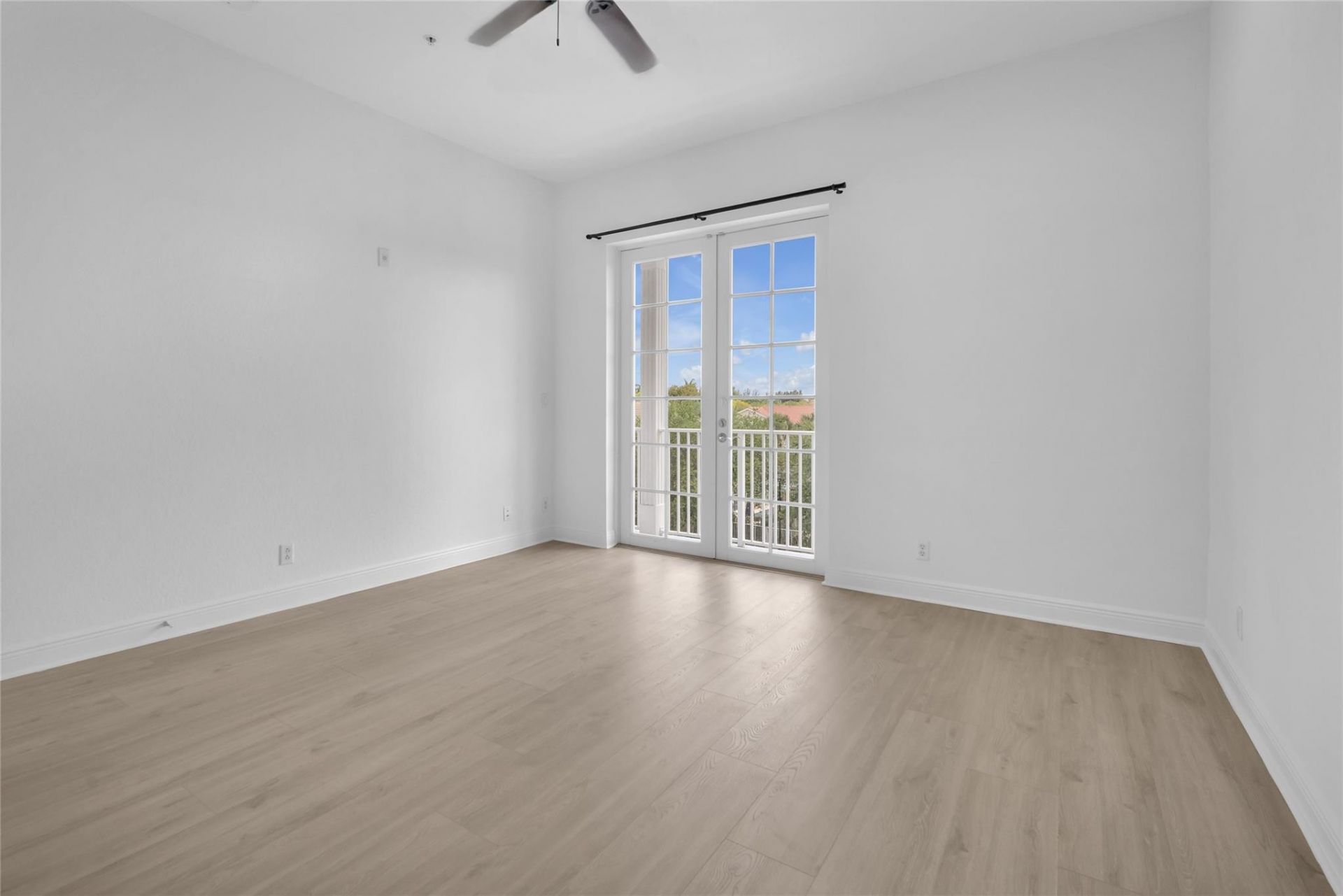 6809 N Lakeside Circle, Unit 101, Davie, FL 33314 Photo